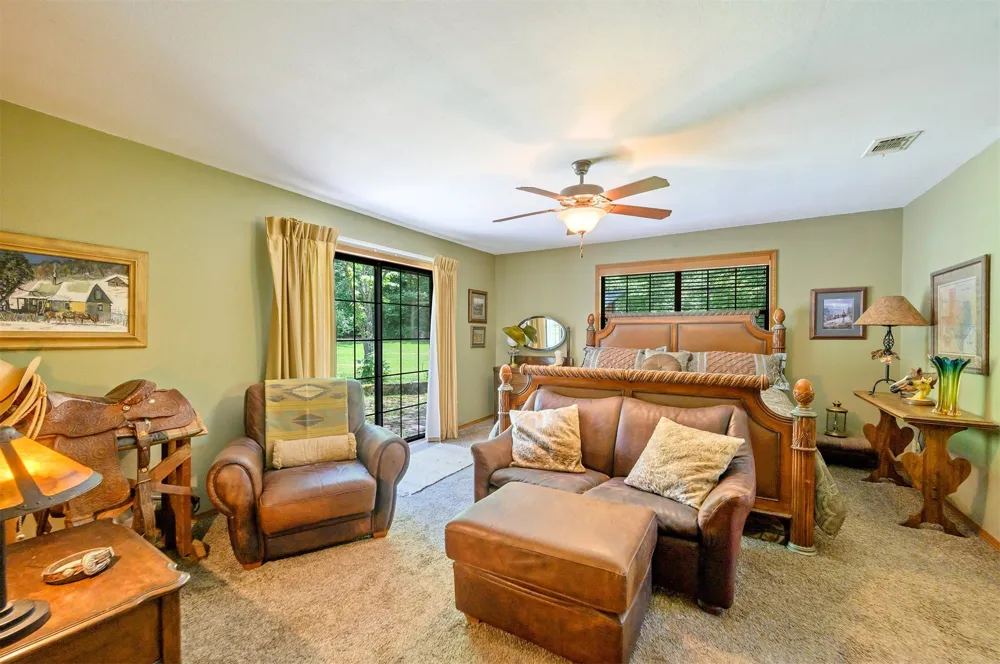 24 Sunfish Creek Trail Smithville, OK 74957