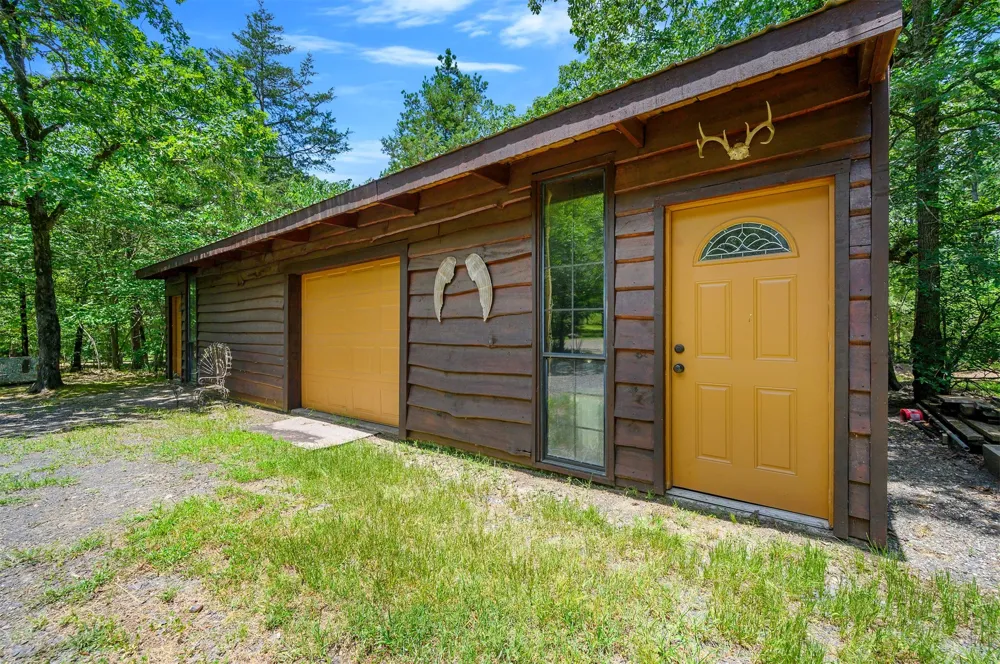 24 Sunfish Creek Trail Smithville, OK 74957