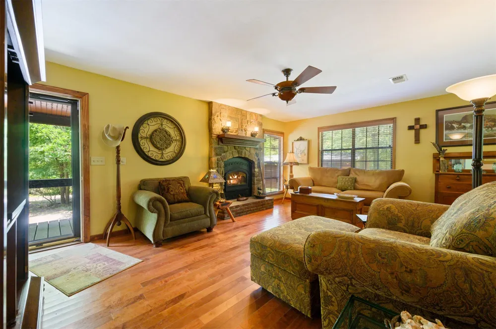 24 Sunfish Creek Trail Smithville, OK 74957