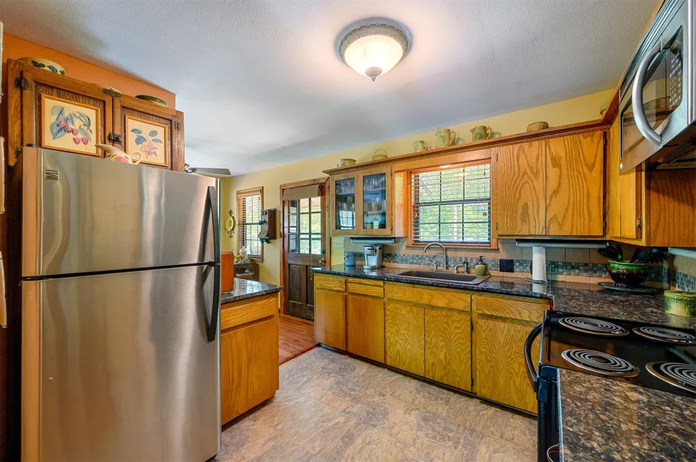 24 Sunfish Creek Trail Smithville, OK 74957