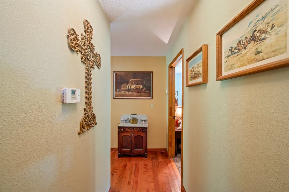 24 Sunfish Creek Trail Smithville, OK 74957