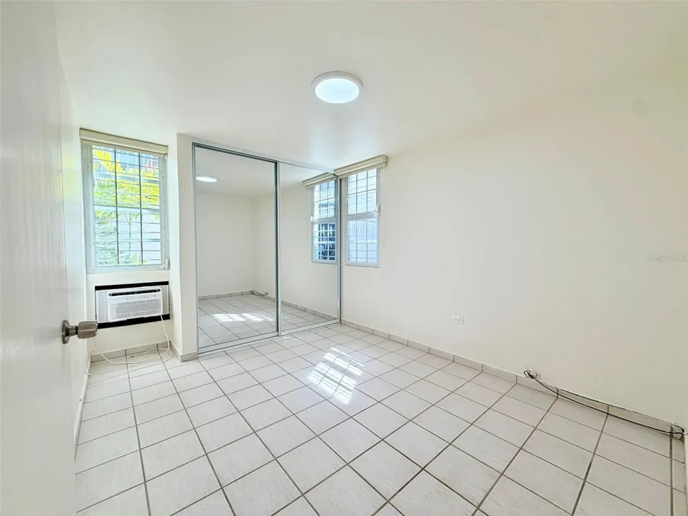 Cond Monte Mayor LAS CUMBRES #301 Guaynabo, PR 00969