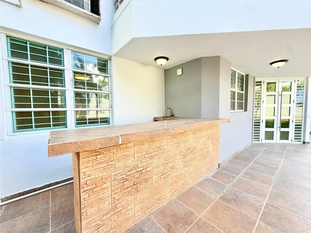 Cond Monte Mayor LAS CUMBRES #301 Guaynabo, PR 00969