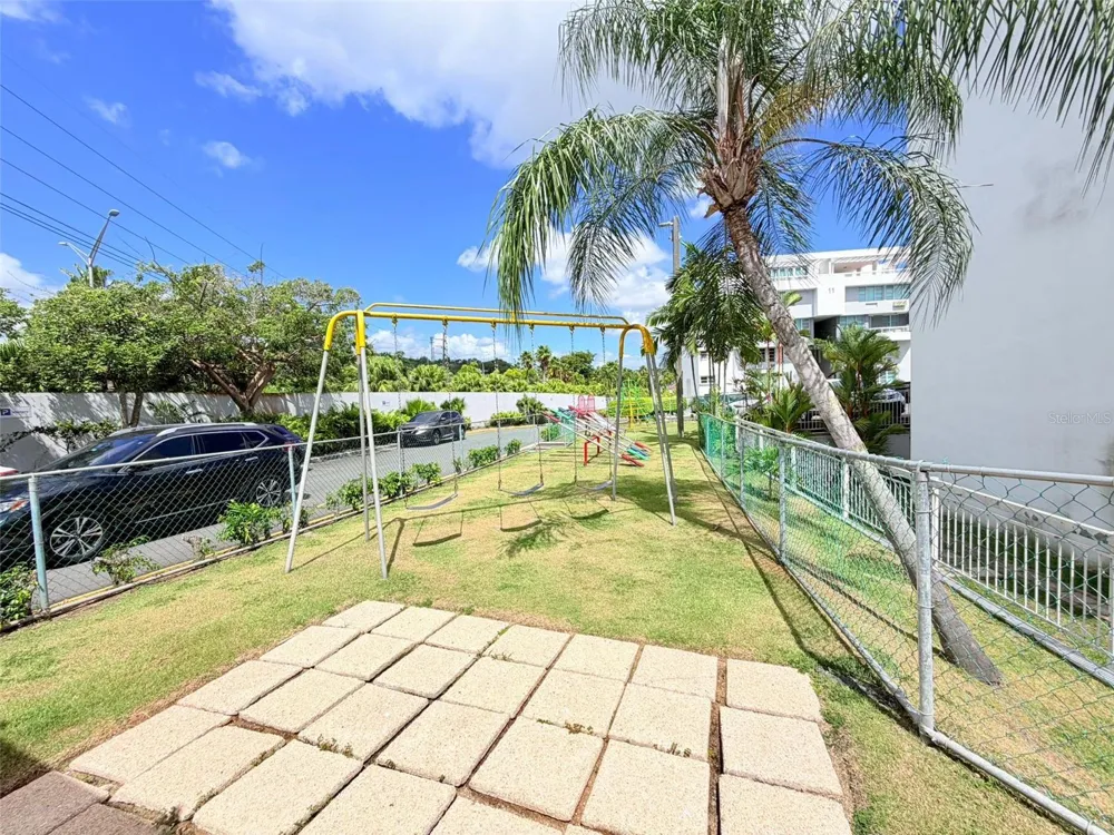 Cond Monte Mayor LAS CUMBRES #301 Guaynabo, PR 00969