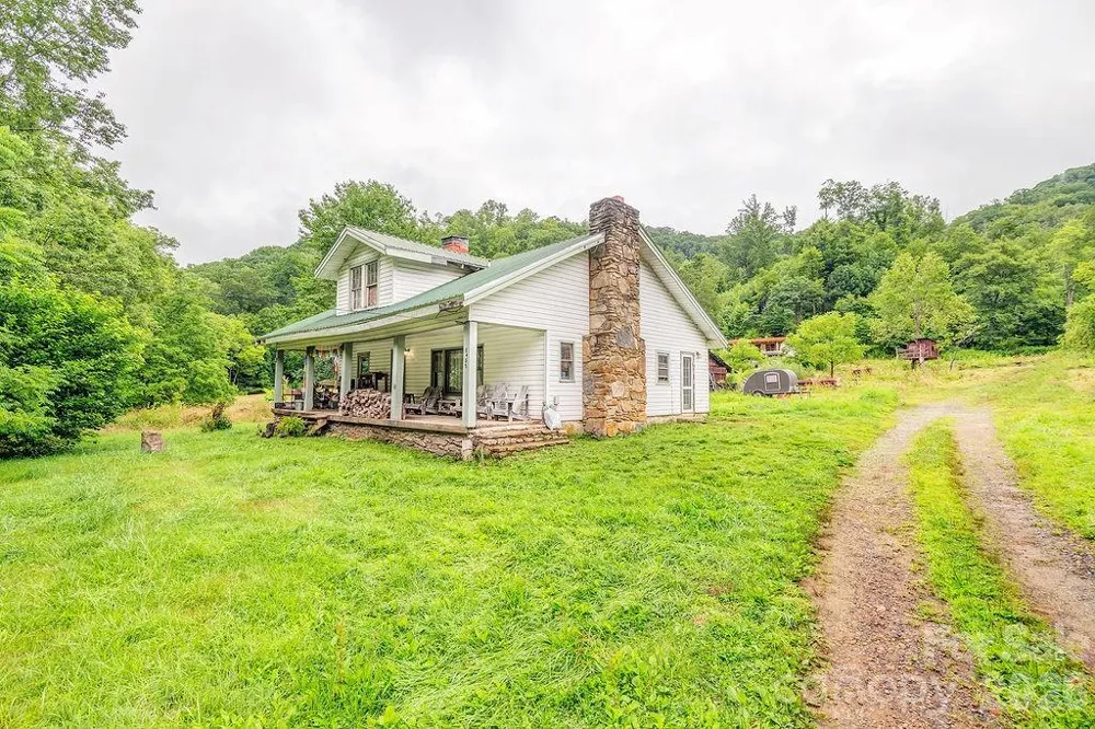 8485 Meadow Fork Road Hot Springs, NC 28743