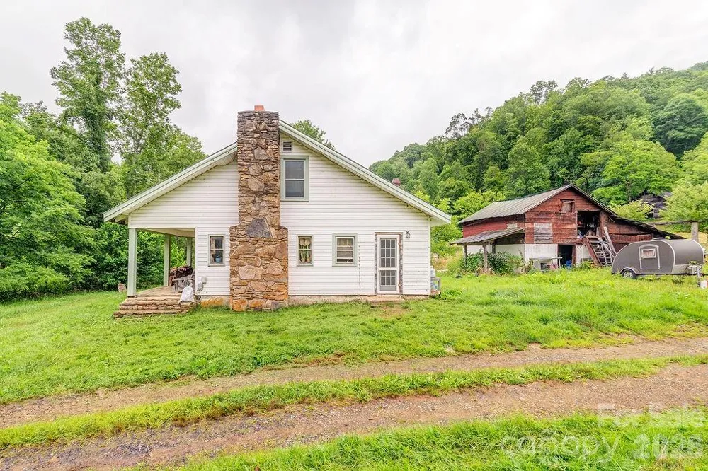 8485 Meadow Fork Road Hot Springs, NC 28743