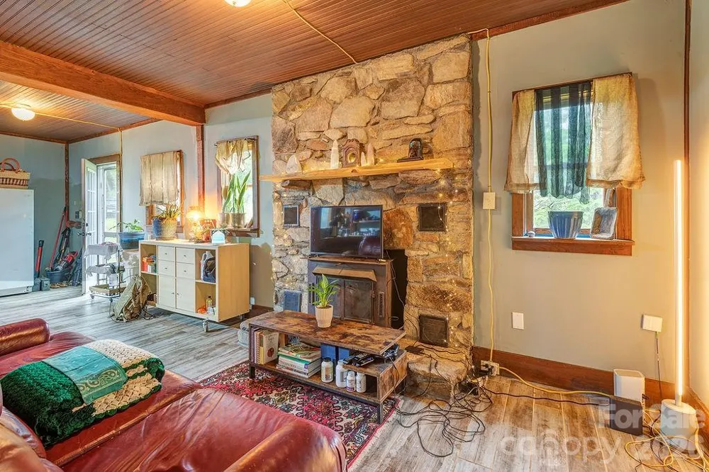 8485 Meadow Fork Road Hot Springs, NC 28743