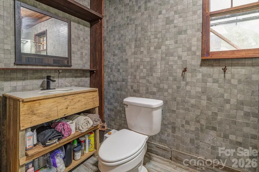 8485 Meadow Fork Road Hot Springs, NC 28743