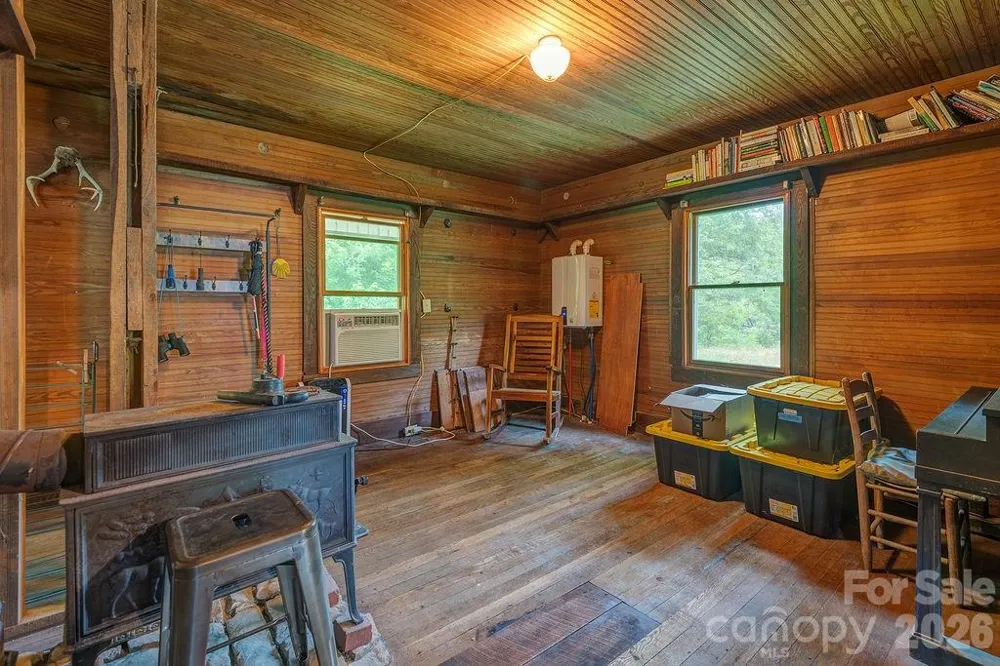 8485 Meadow Fork Road Hot Springs, NC 28743