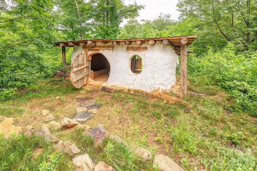 8485 Meadow Fork Road Hot Springs, NC 28743
