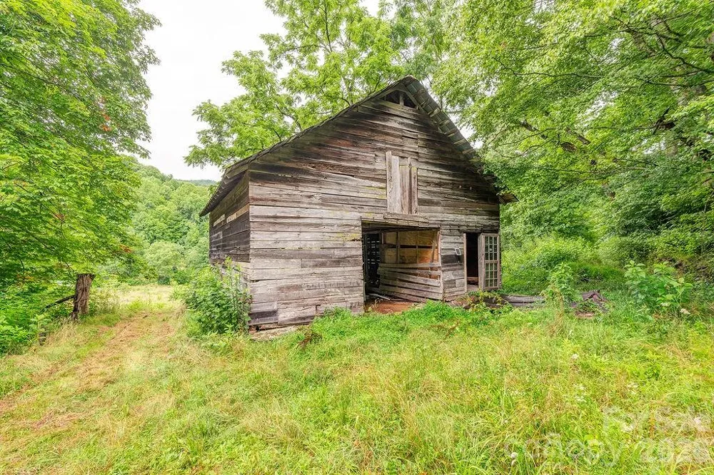 8485 Meadow Fork Road Hot Springs, NC 28743