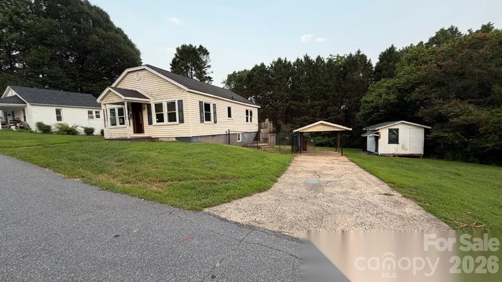 803 S Grove Street Lincolnton, NC 28092