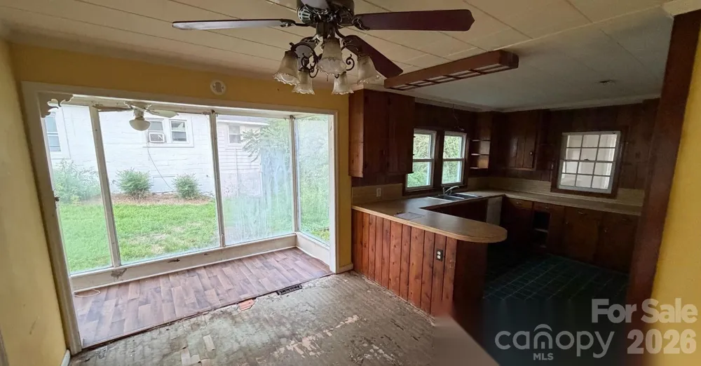 803 S Grove Street Lincolnton, NC 28092