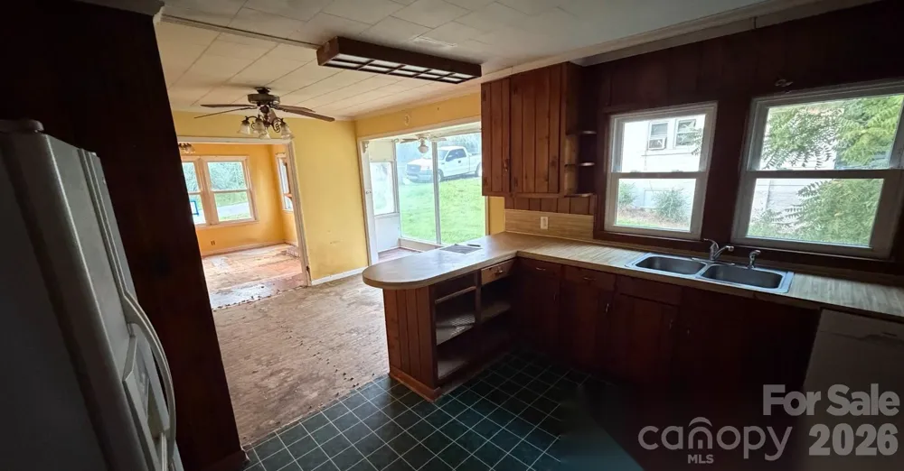 803 S Grove Street Lincolnton, NC 28092