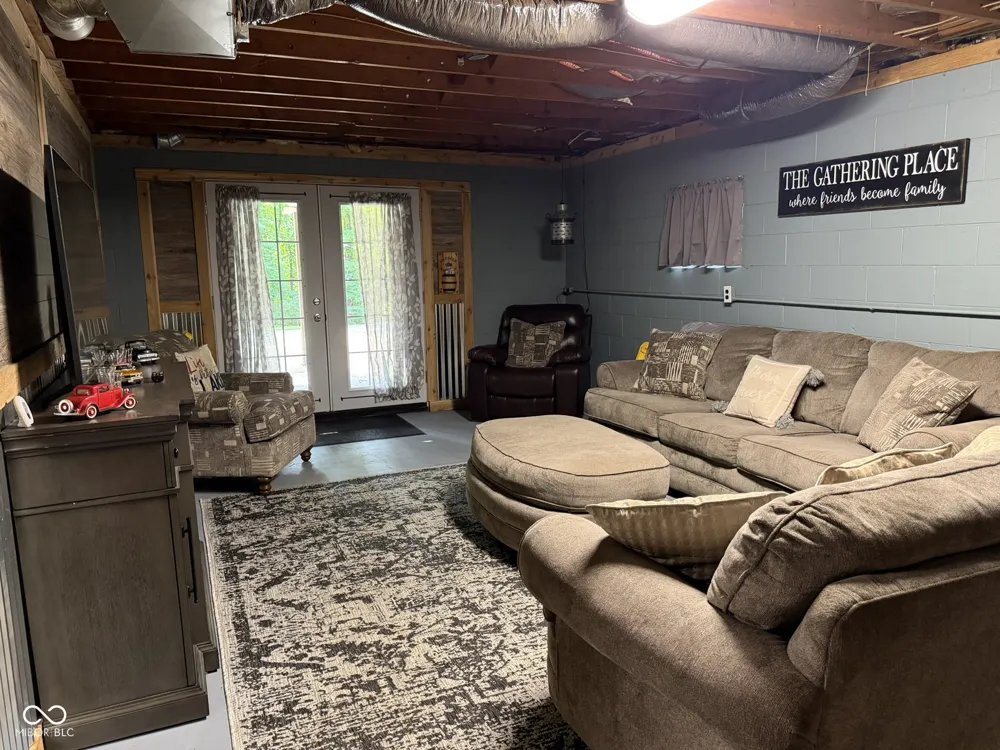 9712 E Mitchell Drive Rockville, IN 47872