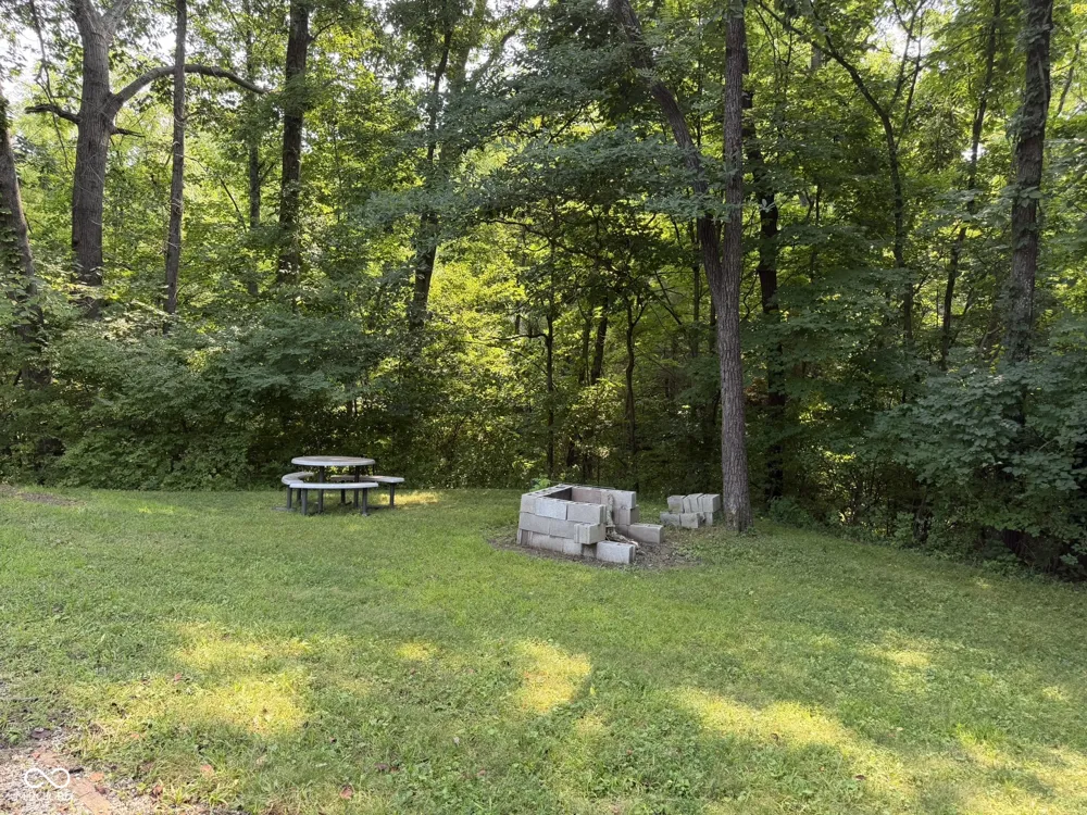 9712 E Mitchell Drive Rockville, IN 47872