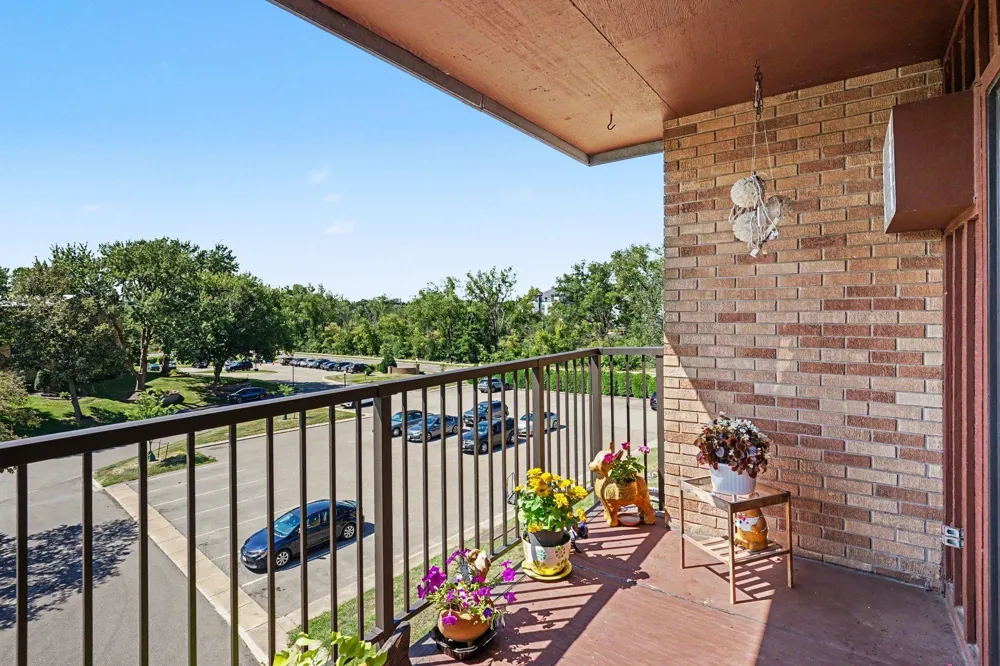 2700 Oxford Street #154 Roseville, MN 55113