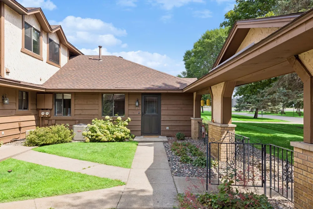 23 126th Lane NW Coon Rapids, MN 55448