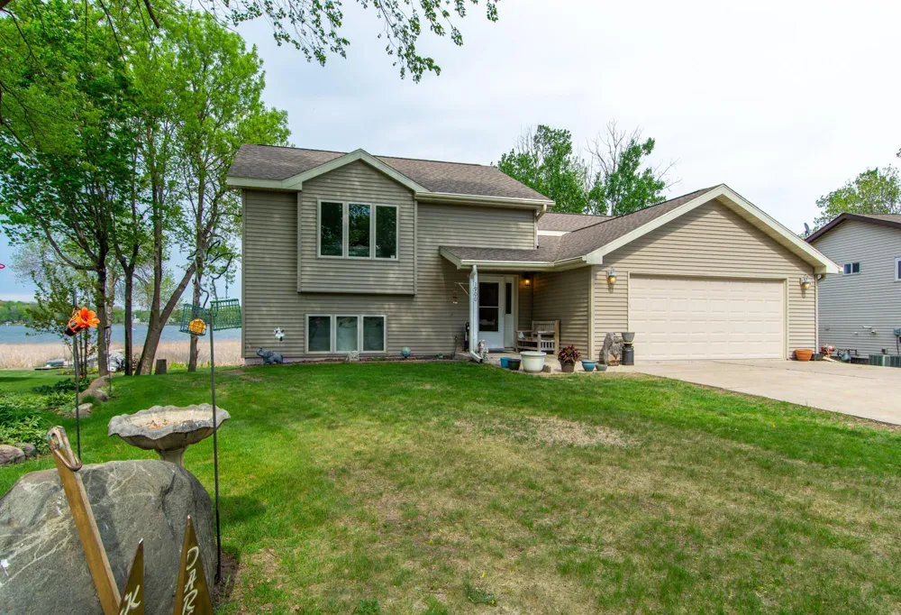1900 White Cloud Drive E Isle, MN 56342