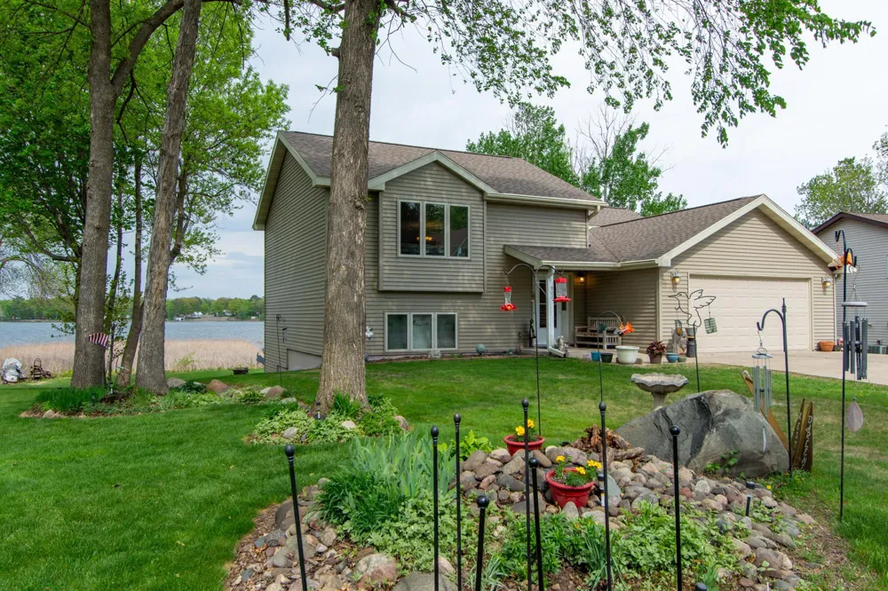 1900 White Cloud Drive E Isle, MN 56342