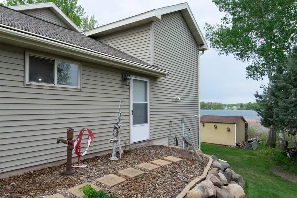 1900 White Cloud Drive E Isle, MN 56342
