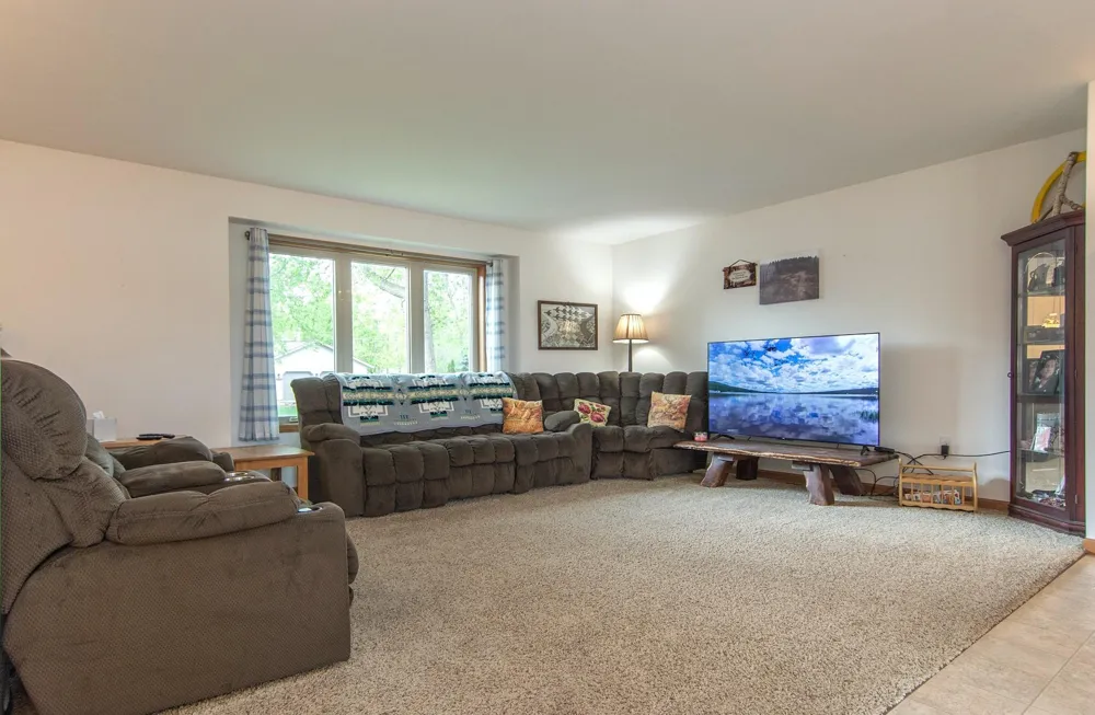 1900 White Cloud Drive E Isle, MN 56342
