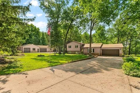 2460 277th Street W
