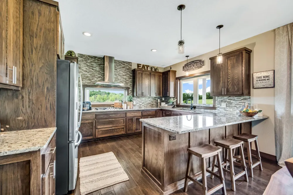 6699 313th Avenue NE North Branch, MN 55056