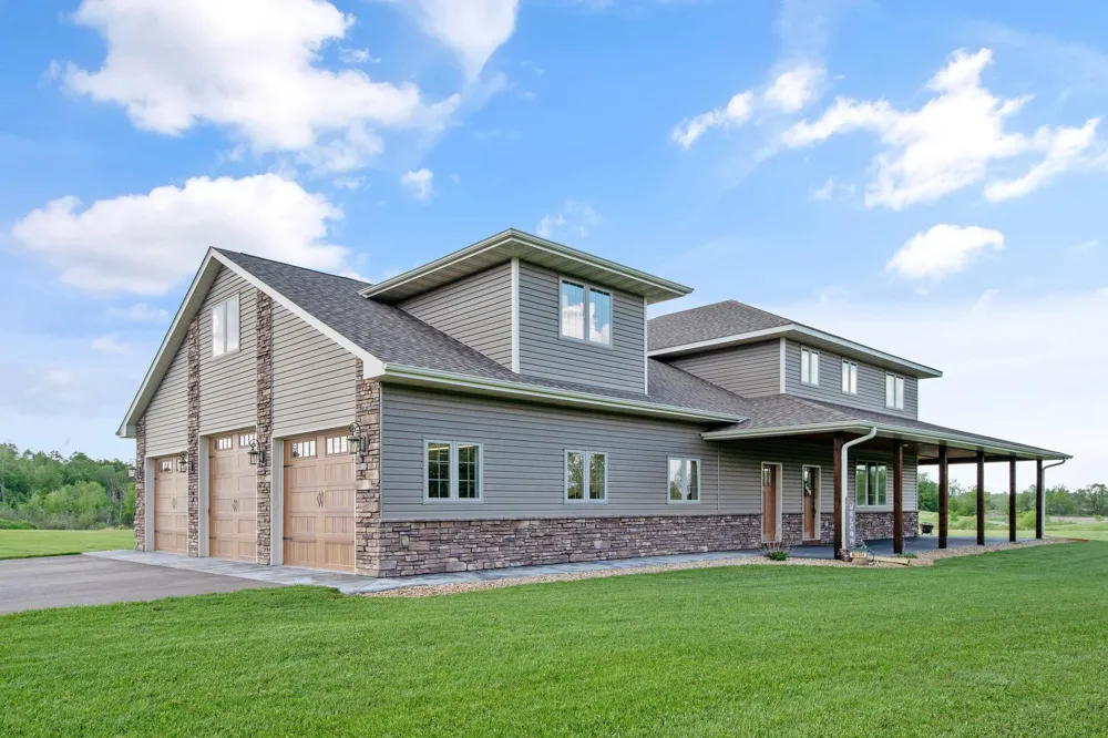 6699 313th Avenue NE North Branch, MN 55056