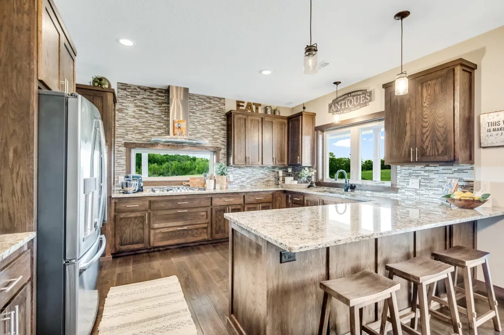6699 313th Avenue NE North Branch, MN 55056