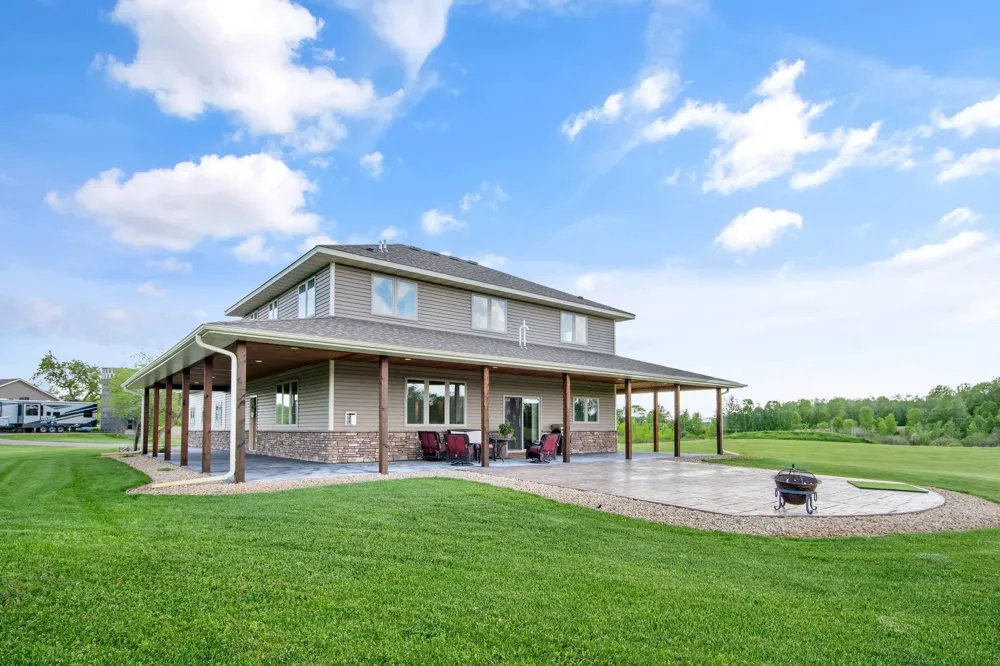 6699 313th Avenue NE North Branch, MN 55056