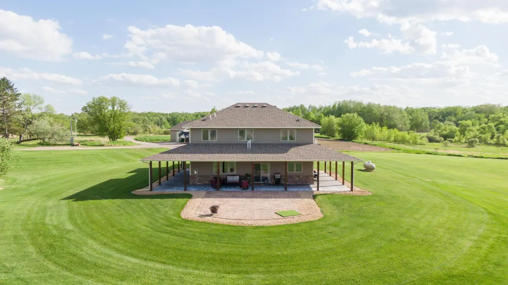 6699 313th Avenue NE North Branch, MN 55056