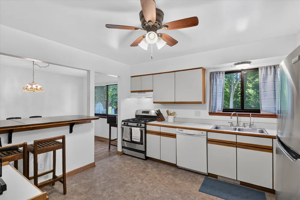 5769 Meadowview Street Ypsilanti, MI 48197