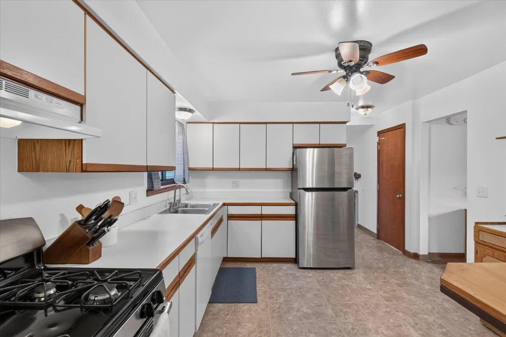 5769 Meadowview Street Ypsilanti, MI 48197