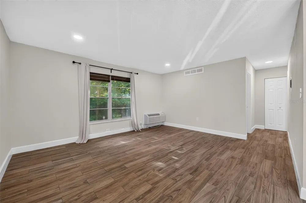 118 W AMERICA STREET #2 Orlando, FL 32801