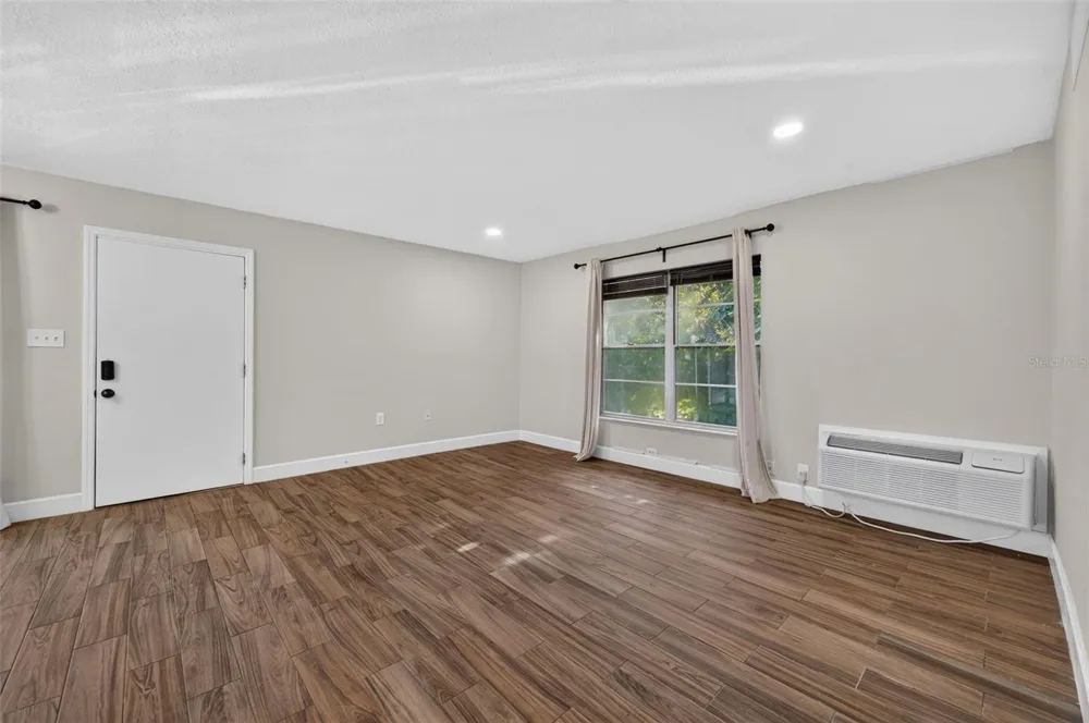 118 W AMERICA STREET #2 Orlando, FL 32801