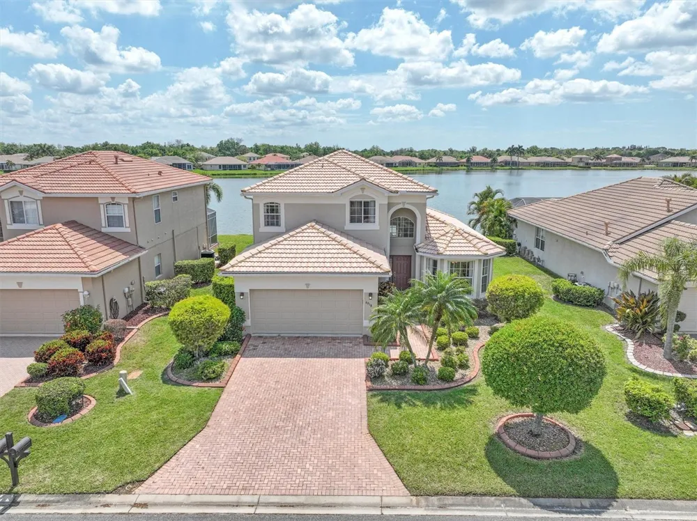 6918 74TH STREET CIRCLE E Bradenton, FL 34203
