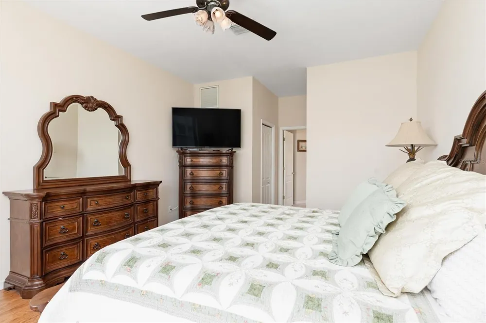6918 74TH STREET CIRCLE E Bradenton, FL 34203