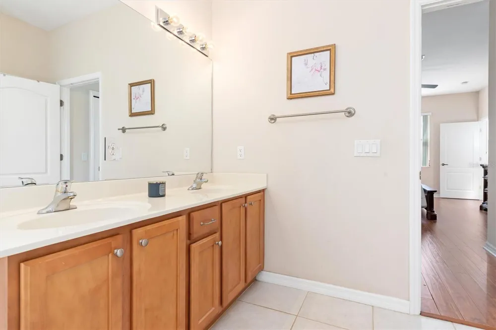 6918 74TH STREET CIRCLE E Bradenton, FL 34203