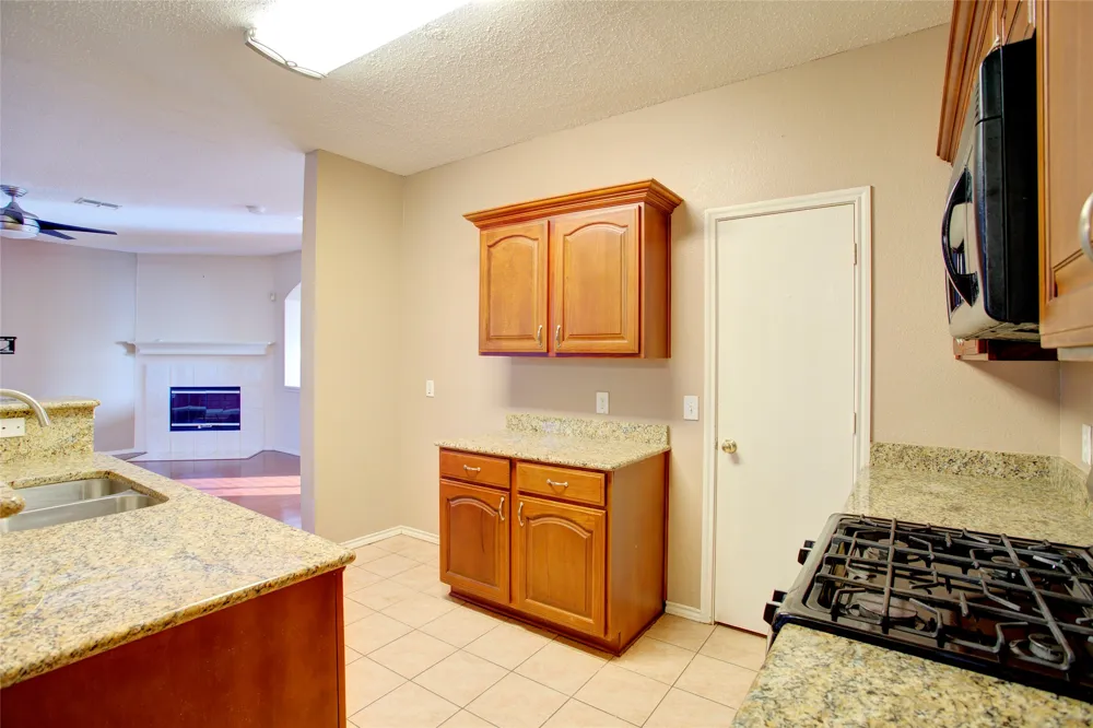 3507 Tamarack Drive Grand Prairie, TX 75052
