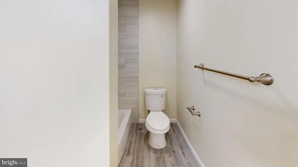 300 BROADWAY #C4 Westville, NJ 08093