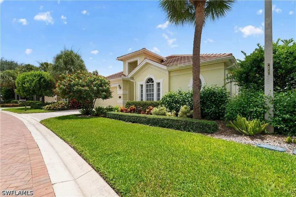 Island Cove Circle Naples, FL 34109