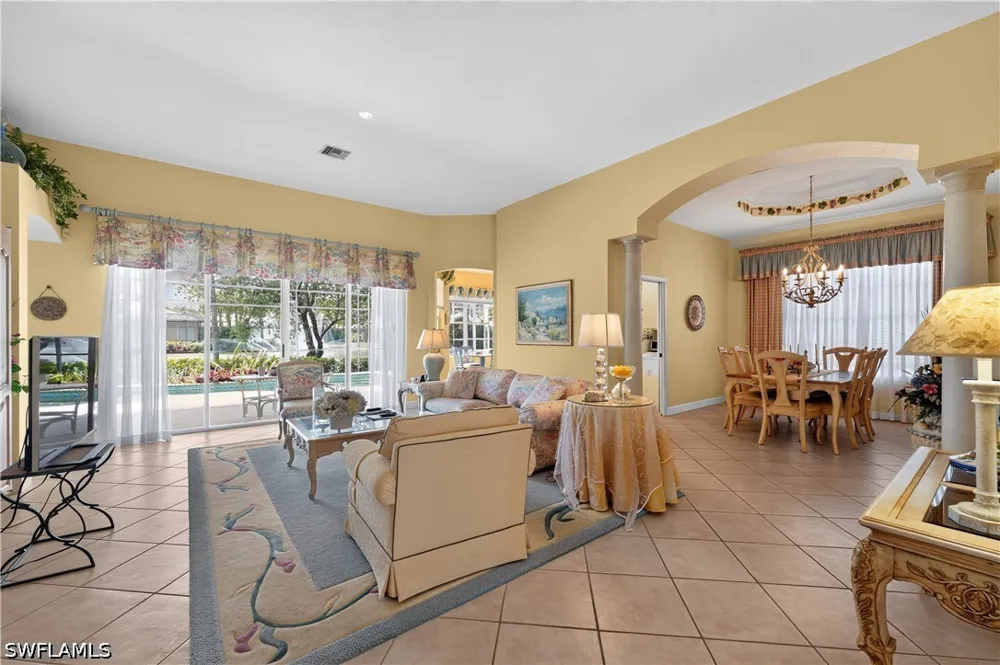 Island Cove Circle Naples, FL 34109