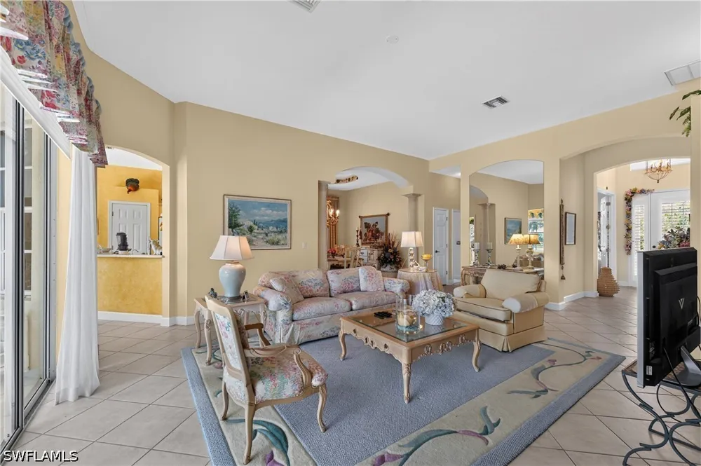 Island Cove Circle Naples, FL 34109