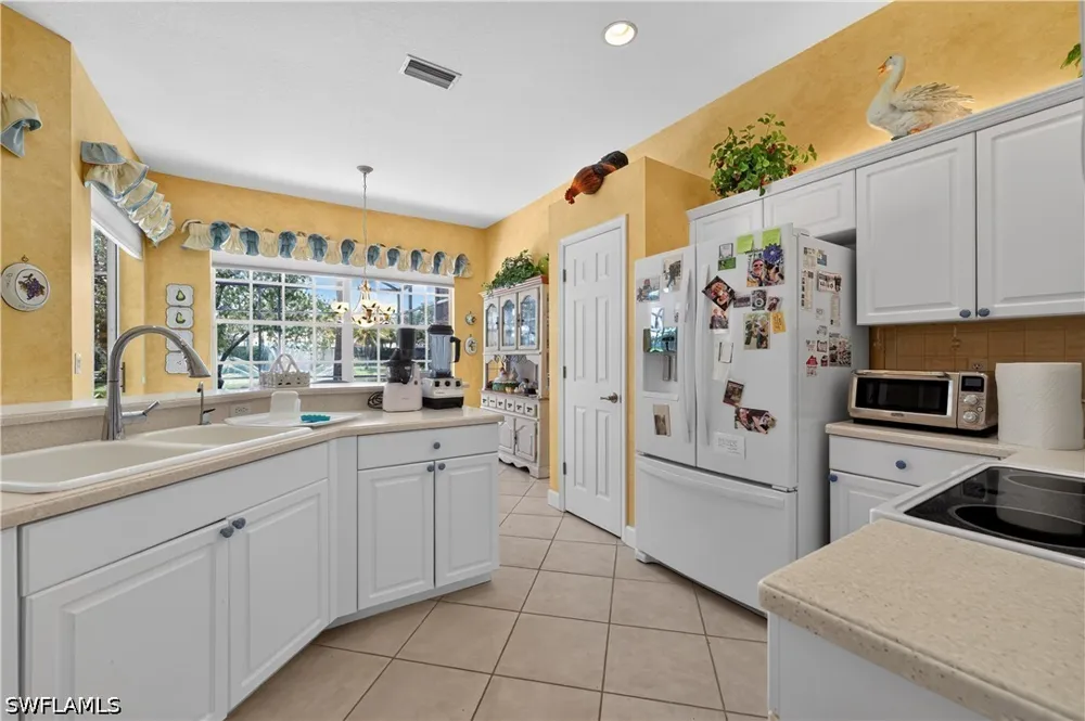 Island Cove Circle Naples, FL 34109