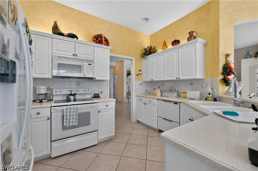 Island Cove Circle Naples, FL 34109
