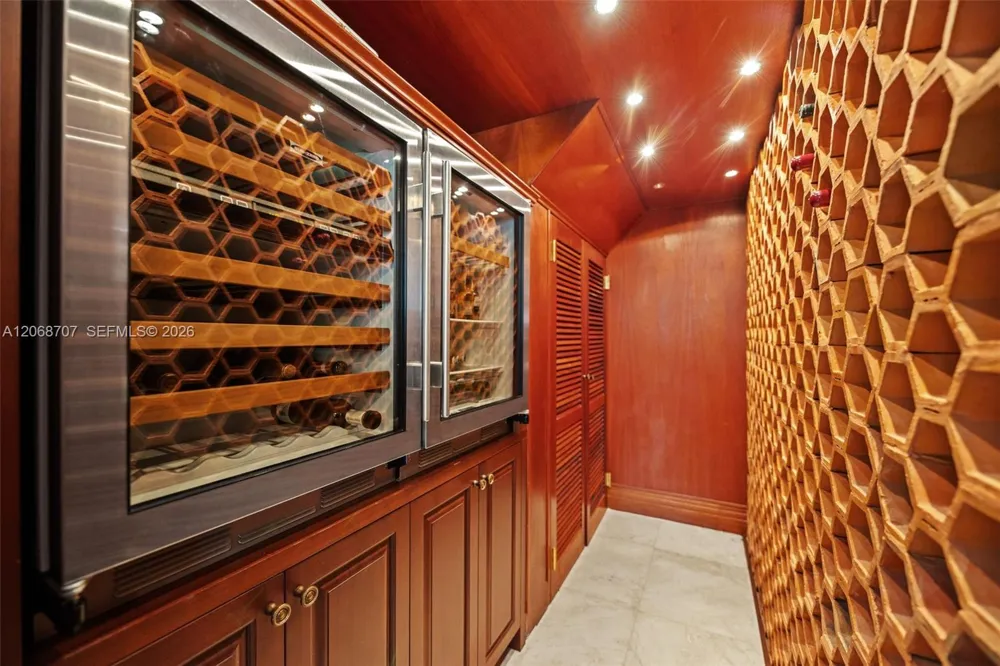 7701 Old Cutler Rd Coral Gables, FL 33143
