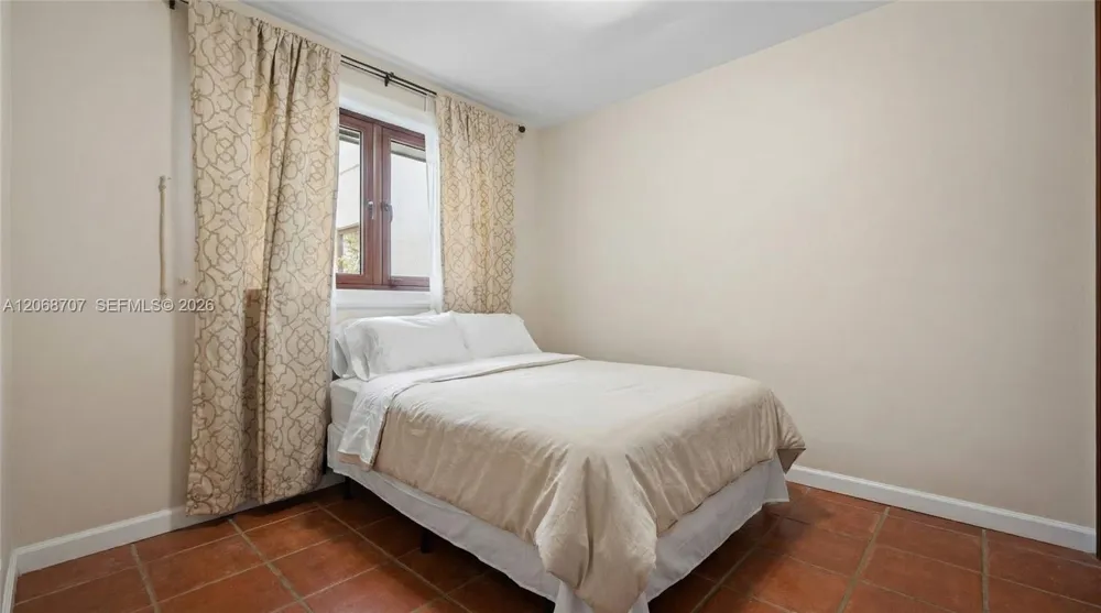 7701 Old Cutler Rd Coral Gables, FL 33143