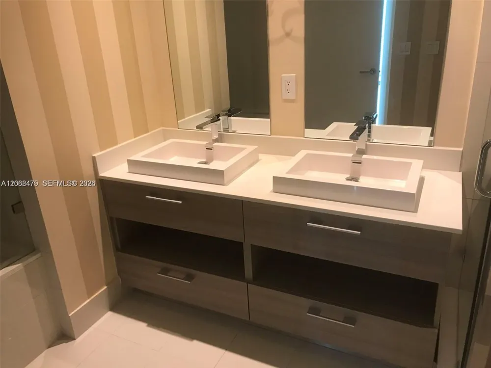 1300 S Miami Ave #3003 Miami, FL 33130