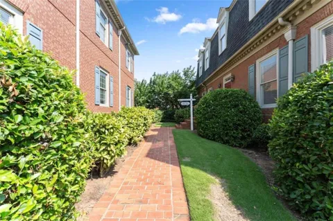7000 Peachtree Dunwoody Road NE, Building 6 #200
